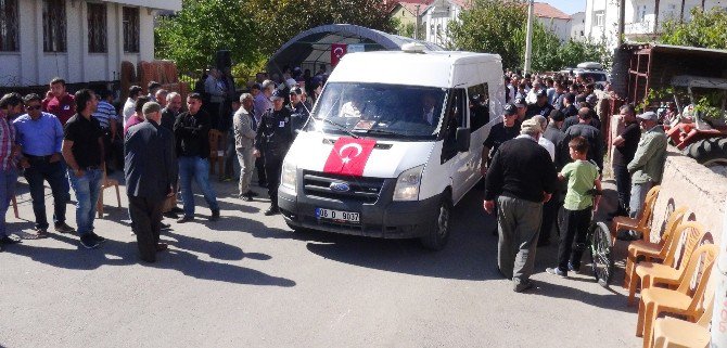 Aksaraylı şehidin cenazesi dede evine getirildi