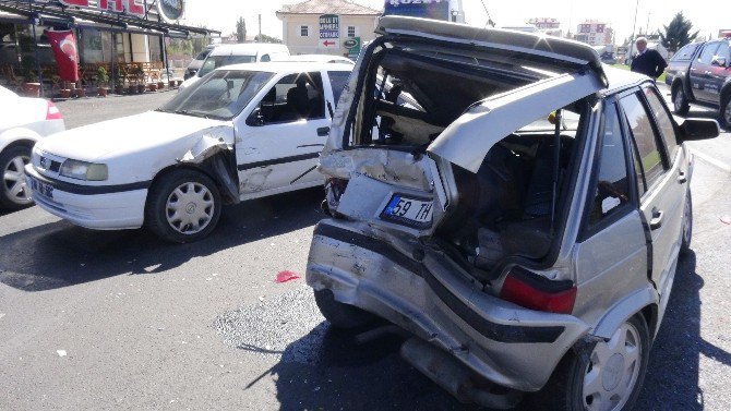 Aksaray’da zincirleme trafik kazası: 4 yaralı