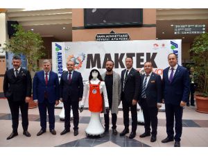 Robot hostes ADA’lar, Maktek Avrasya Fuarı’nda göz doldurdu