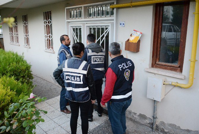 ByLock kullanan öğretmenlere operasyon: 17 gözaltı