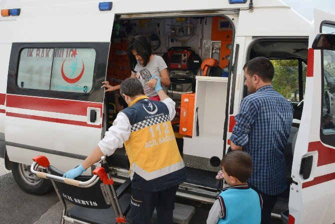 Aksaray-Konya yolunda Otomobil şarampole devrildi: 5 yaralı