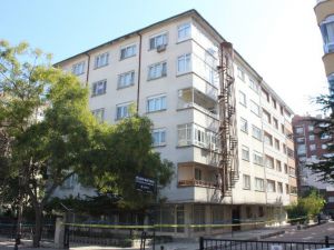 Boşaltılan apartman sakinlerinin endişeli bekleyişi sürüyor