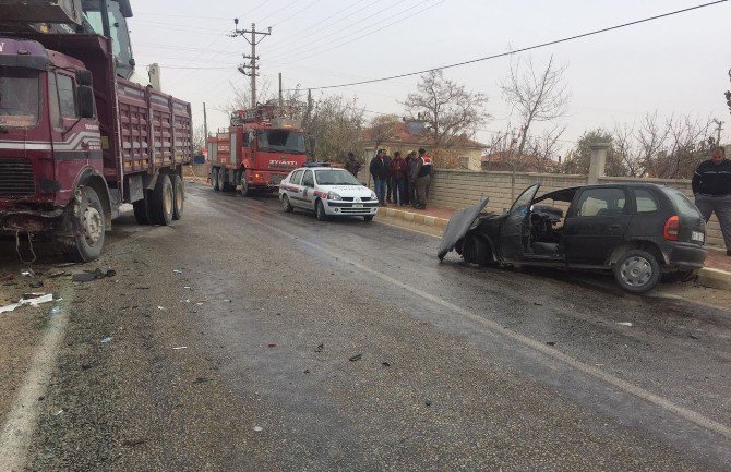 Aksaray’da kamyon ile otomobil çarpıştı: 1 ölü, 1 yaralı