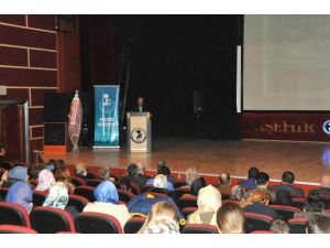 Akşehir Belediyesi’nden aile eğitim semineri