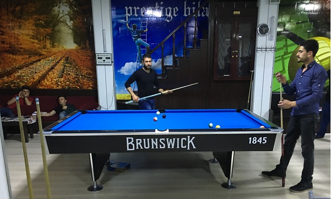 Konya'da bilardo oynamak ve maç izlemek için nezih bir ortam