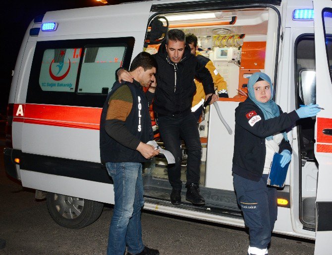 Önce polis otosuna, sonra da komisere çarparak kaçtı