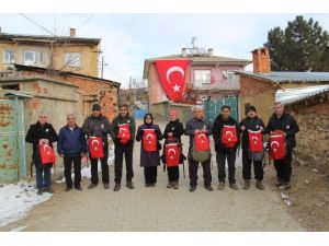 Konya’da, doğa tutkunları şehit polis Oğuzhan Duyar için dağa tırmandı