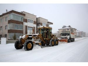 Selçuklu’da kar mesaisi sürüyor