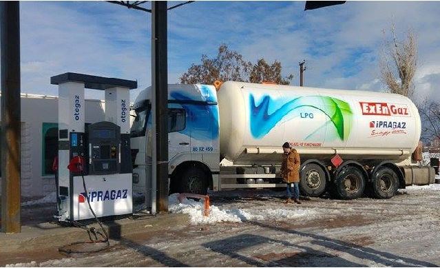 Meral Petrol Yenilenen Yüzüyle Hizmette