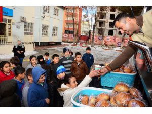 Aksaray Belediyesi’nden öğrencilere sıcak çorba