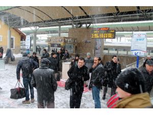 Donan makas hızlı tren seferini aksattı