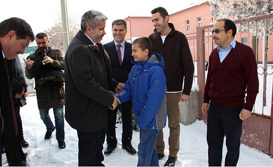 Rektör Şahin Eskilli Ortaokul Öğrencisinin Mektubuna Duyarsız Kalmadı