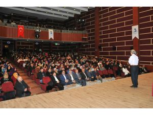 Akşehir’de "Aile ve Gençlik Eğitimi" konferansı