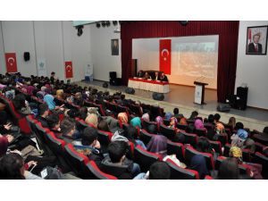 NEÜ’de, 102. Yıl Dönümünde Çanakkale Zaferi konulu panel yapıldı