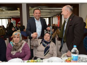 Aksaray’da protokol üyeleri şehit yakınlarıyla buluştu