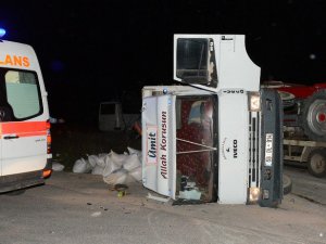 Aksaray’da çekici ve kamyonet çarpıştı: 3 yaralı