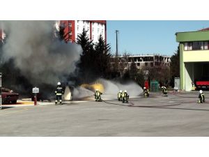 NEÜ İtfaiyecilik Bölümü eğitimlerine tatbikatlarla devam ediyor