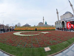 Konya, Cumhurbaşkanı Erdoğan’ı Türk bayrağı rekoru ile karşılıyor