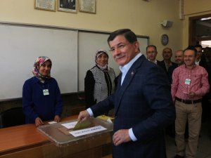 Davutoğlu, oyunu Konya’da kullandı