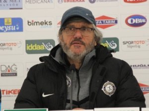 Konyaspor, Mustafa Reşit Akçay ile anlaştı