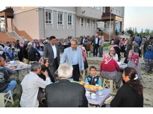 Akşehir Belediyesi’nin mahalle iftarları devam ediyor