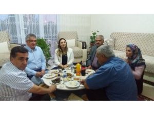 Vali Pekmez şehit ailesinin iftar sofrasına misafir oldu