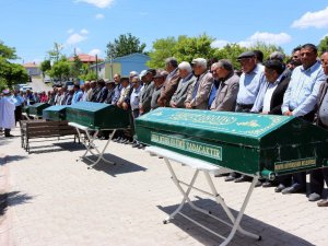 Konya’da öldürülen 5 kişi toprağa verildi