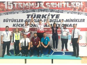 Aybüke Betül Aras, Kick Boks’ta Türkiye şampiyonu