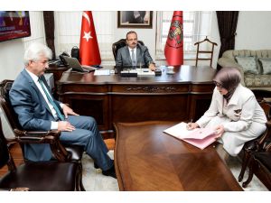 Meram’dan 15 Temmuz hatırası 15 kütüphane