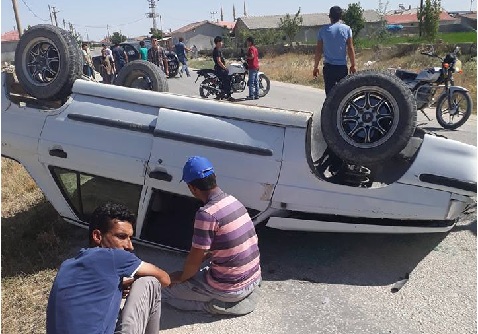 Eskil'de trafik kazası! Takla atan araçta burnu bile kanamadı