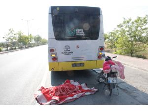 Belediye otobüsüne arkadan çarpan motosiklet sürücüsü hayatını kaybetti