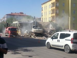 Aksaray Belediyesi yıkım çalışması yaptı