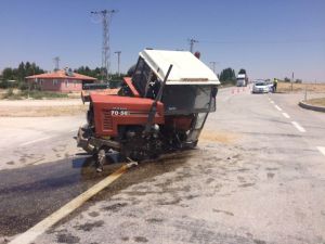 Otomobille çarpışan traktör ikiye bölündü: 2 yaralı