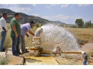 Bahçesinden termal su çıktı