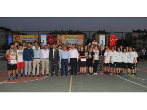 Sokak basketbolu turnuvası sona erdi