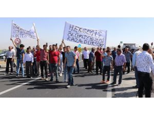 Aksaray’da köy halkı karayolunu trafiğe kapattı