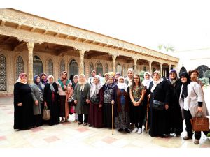 Aksaraylı şehit anneleri için Konya gezisi düzenledi