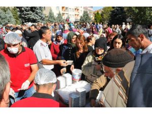 Akşehir Belediyesinden aşure ikramı