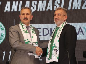 Medicana ile Atiker Konyaspor sağlık sponsorluğu anlaşmasını tazeledi