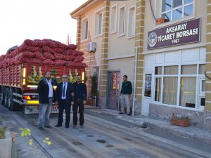 Eskilli pancarla, ekinle uğraşırken o çiftçi yetiştirdiği sebzelerle Aksaray'ın dilinde!