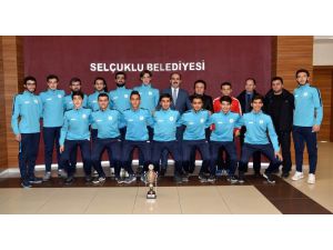 Şampiyon sporculardan Başkan Altay’a ziyaret