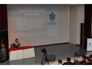 Çin Shanghai Üniversitesinden Doç. Dr. Tuğrul Keskin NEÜ’de konferans verdi