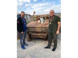 Beyşehirli off-road pilotları ilçeye kupalarla döndü