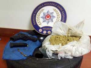 Stepne içinde 1,5 kilo esrar ve ruhsatsız tabanca çıktı