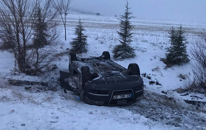 Eskilli çift Konya'da kaza yaptı! Takla atan arabadan burunları bile kanamadan çıktılar!