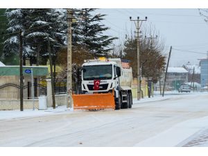 Meram Belediyesi kar temizleme çalışmalarını sürdürüyor