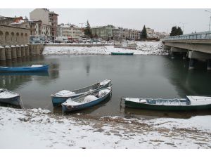 Beyşehir Gölü’nde avlanmaya kar molası