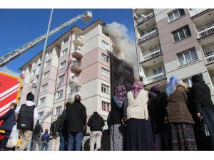 Kendisini Terk Eden Eşine Kızıp Evini Ateşe Verdi