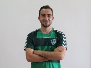 Beyin kanaması geçiren genç futbolcu yaşamını yitirdi