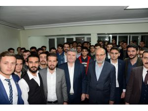 Başkan Akyürek, ’Yesevi Sohbetlerinde’ gençlerle bir araya geldi